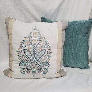 Set of 2 Coordinated accent pillows - teal, cream